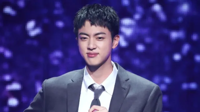 run-jin-bts-member-gets-surprised-after-meeting-game-enthusiast-kids-shares-his-love-for-pc-games